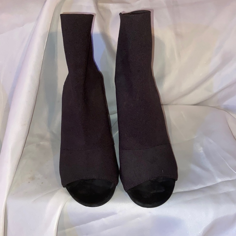 Women’s Steve Madden Ferris peep toe ankle booties- size 6.5 M